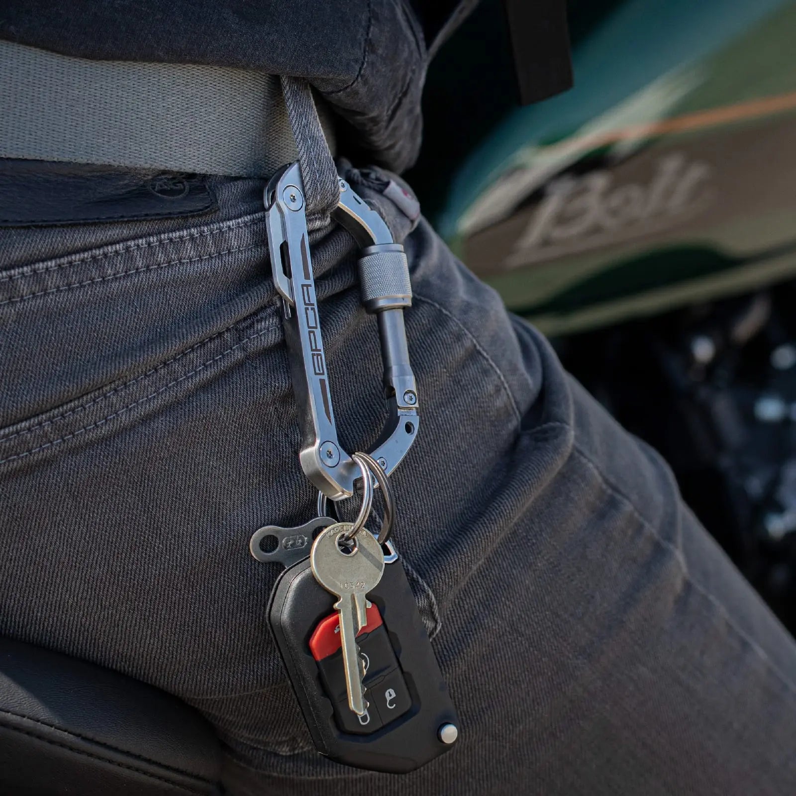 GPCA Carabiner PRO — EDC Multi-Tool Clip